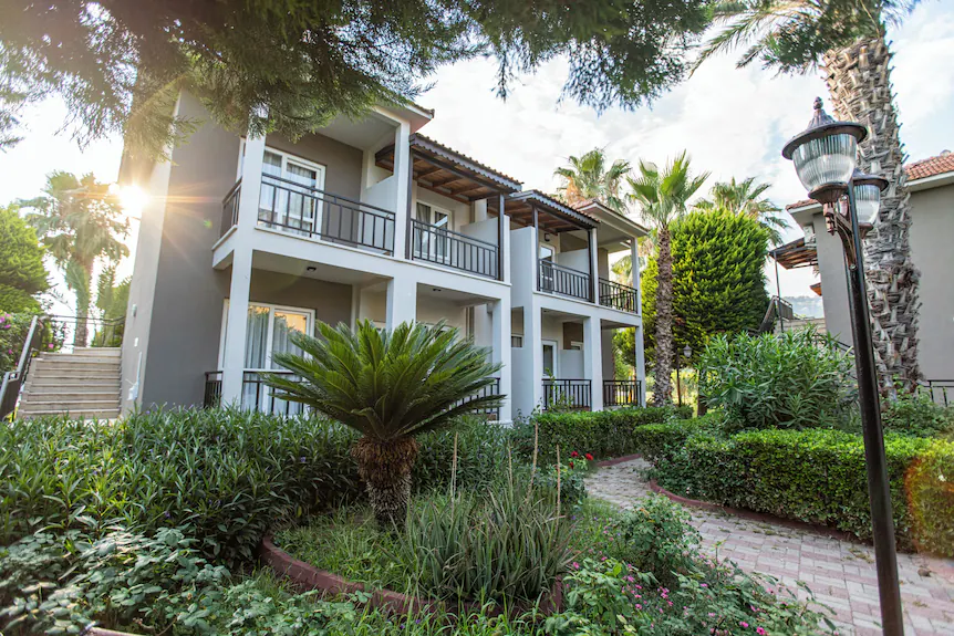 Miramorgardenresort